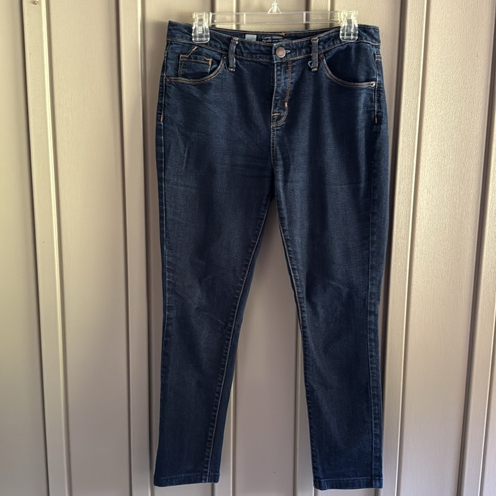 Mossimo Curvy Skinny Jeans size 6